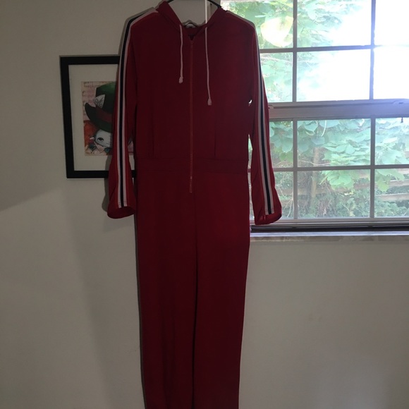 (SOLD) Fashion Nova Jumpsuit - red - Picture 6 of 6